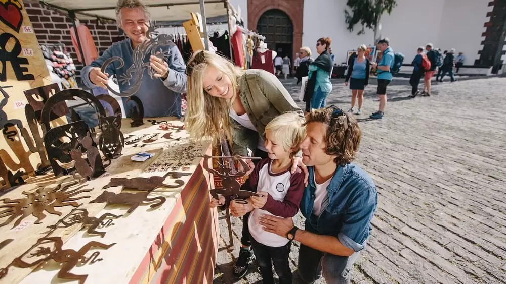 Sunday Teguise Market & La Graciosa Tour LANZAROTE only SUNDAYS