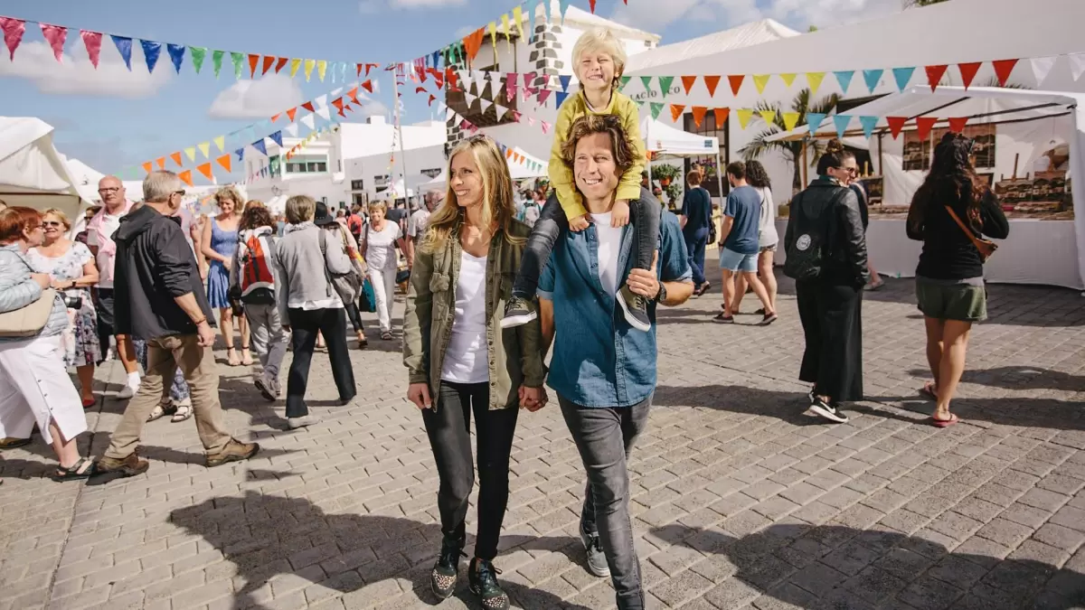 Sunday Teguise Market & La Graciosa Tour LANZAROTE only SUNDAYS