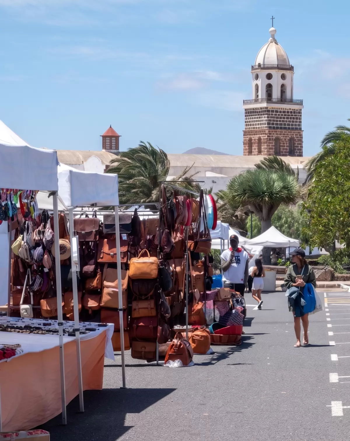 Sunday Teguise Market & La Graciosa Tour LANZAROTE only SUNDAYS