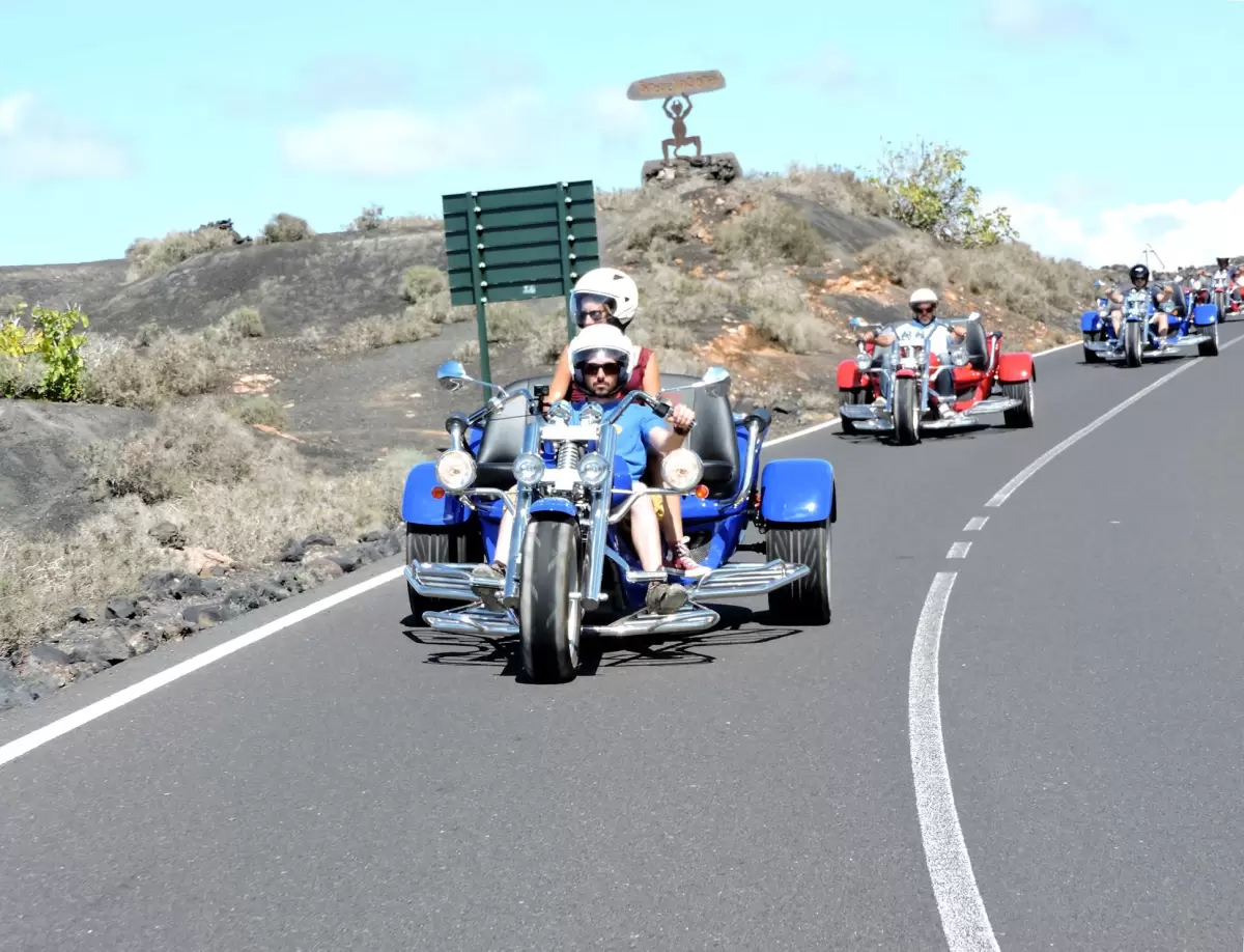 Trike/Bike 1100cc/105hp Grand Tour (max. 3 people) 3 Hours
