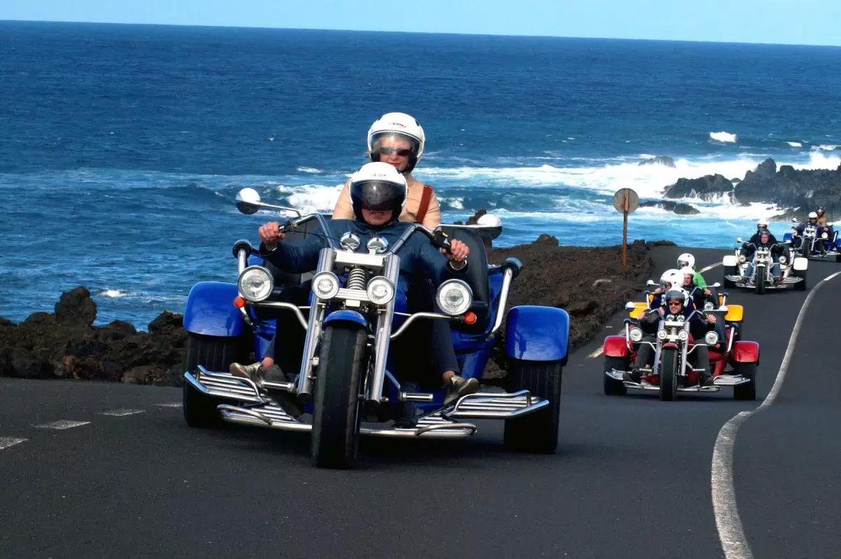 Trike/Bike 1100cc/105hp Grand Tour (max. 3 people) 3 Hours